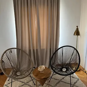 Apartman Leone Apartments With Free Parking
